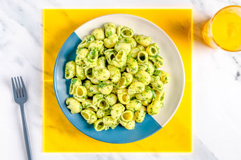 1–2–3-Kinderrezept: Bio-Conchiglie mit Spinatpesto (2 Port.)