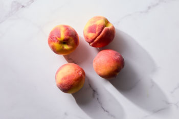 Peaches, 4 pieces