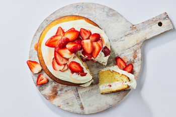DIY Bake | Strawberries & Cream Cake, Serves 8-10