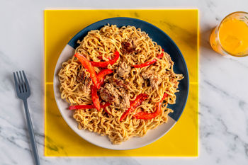 1–2–3-Kinderrezept: „Dan-Dan“-Nudeln mit Schweinehack (2 Port.)
