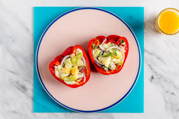 1–2–3 Ontbijtrecept: Low carb paprikabootjes met eiersalade (2 porties)