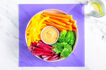 1–2–3-Lunchrezept: Rainbow Bowl mit Erdnusssauce (2 Port.)