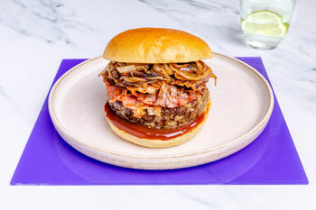 1–2–3 Lunchrecept: Beef & Bacon Burger met biologische rundvleesburgers (2 porties)