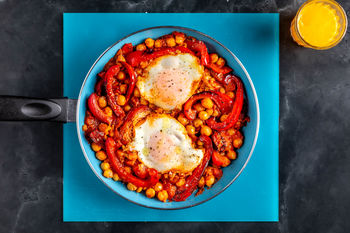 1–2–3-Frühstücksrezept: Schnelle Shakshuka mit Ei (2 Port.)