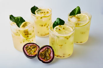 Passionfruit Fizz Mocktail Kit, Serves 4