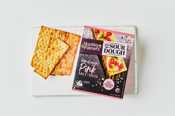 Huntley & Palmers Himalayan Pink Salt Sourdough Crisps, 140g