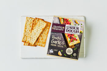 Huntley & Palmers Roasted Garlic & Herb Sourdough Crisps, 140g