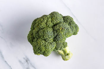 1 Brokkoli (ca. 500g)