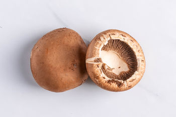 2 Portobello-Pilze (ca. 130g)