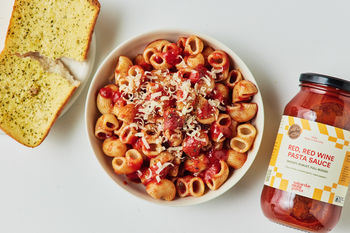 Saturday Night Pasta 'Red, Red Wine' Pasta Kit with Parmesan & Garlic Bread, Serves 4