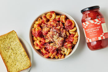 Saturday Night Pasta 'Some Like It Hot' Pasta Kit with Parmesan & Garlic Bread, Serves 4