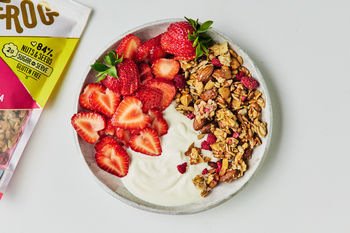 Blue Frog Granola, Yoghurt & Strawberry Kit, Serves 2
