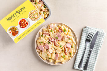 Pasta alla carbonara mit Käse & Speck (1 Port.)