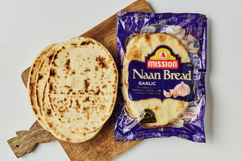 Mission Foods Garlic Naan Bread, 4x70g
