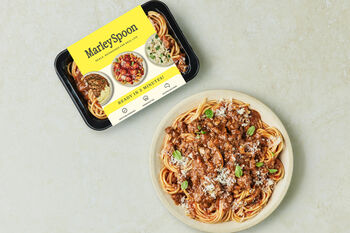 Classic Spaghetti Bolognese with Parmesan, 340g