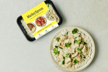 Thai Green Chicken Curry with Beans and Steamed Rice, 380g