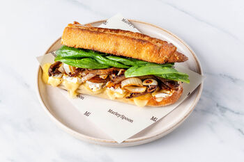 Camembert-Sandwich mit Austernpilzen und Spinat (2 Port.)
