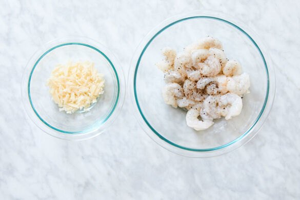 Creamy Skillet Tuscan Shrimp With Cheesy Garlic Bread Let S Cut The Prep Marley Spoon