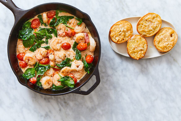 Creamy Skillet Tuscan Shrimp With Cheesy Garlic Bread Let S Cut The Prep Marley Spoon