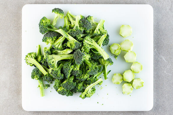 Tagliatelle med rökt lax och glasört i krämig sås med broccoli | Marley  Spoon