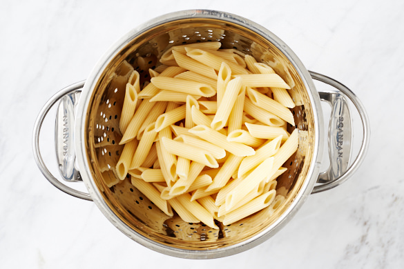 Eggplant Caponata Pasta with Olives, Raisins & Vegan Gouda | Marley Spoon