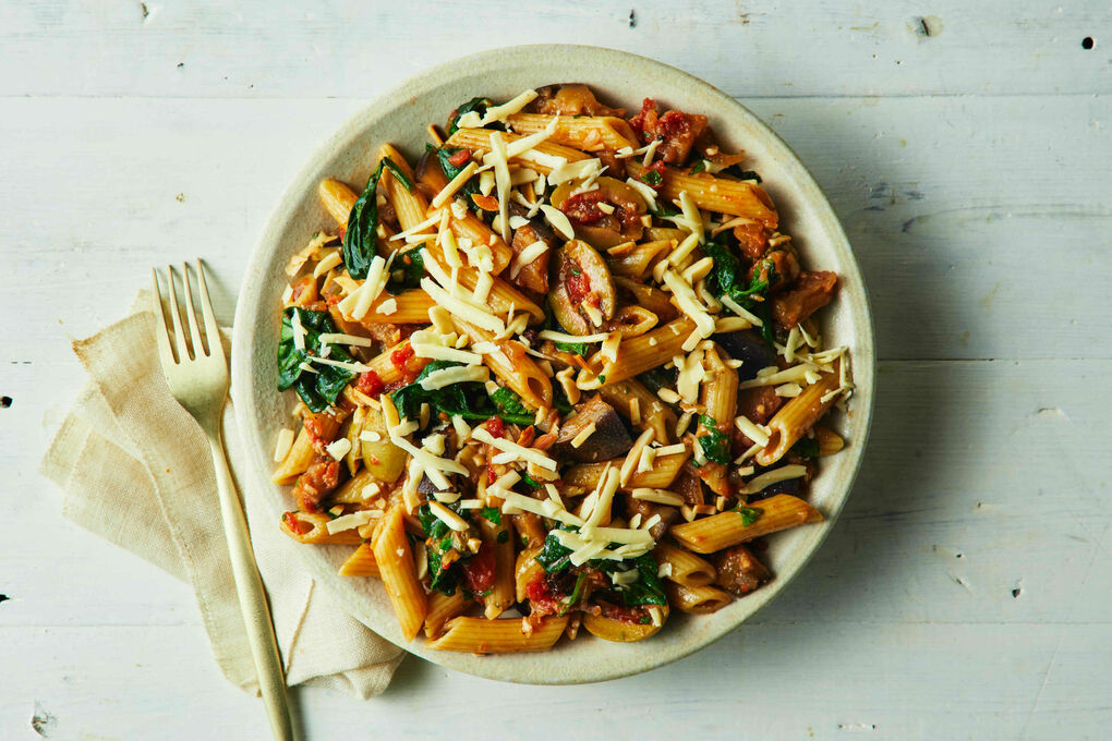 Eggplant Caponata Pasta with Olives, Raisins & Vegan Gouda | Marley Spoon