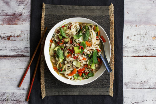 Qiz yashirin kamerada ozini onanizm qiladi.