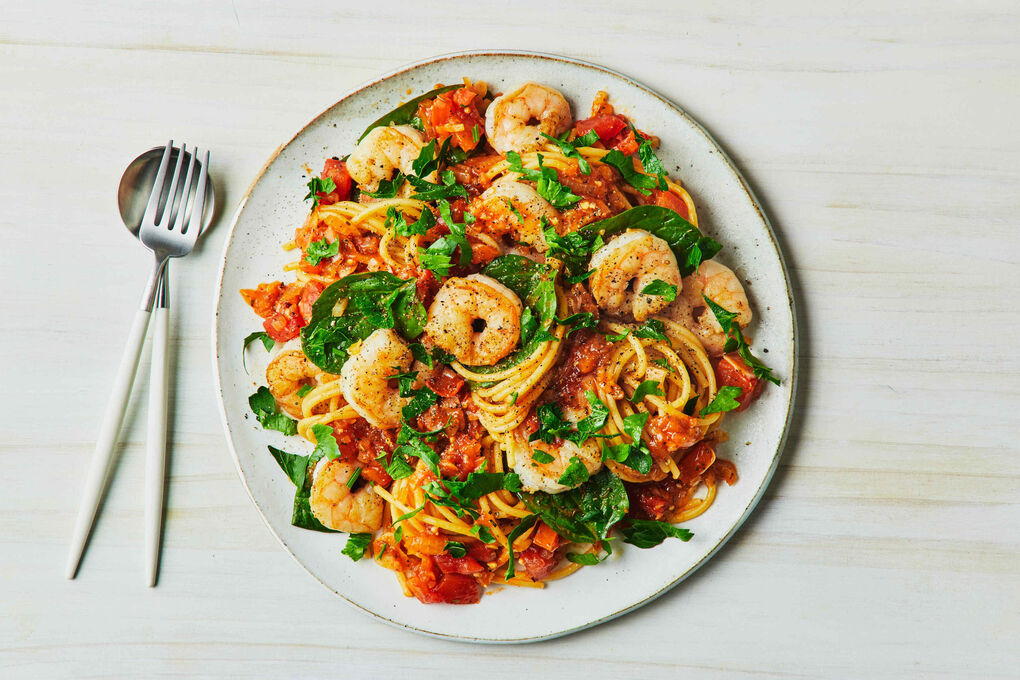 Garlic-Chilli Prawn Spaghetti with Baby Spinach | Marley Spoon