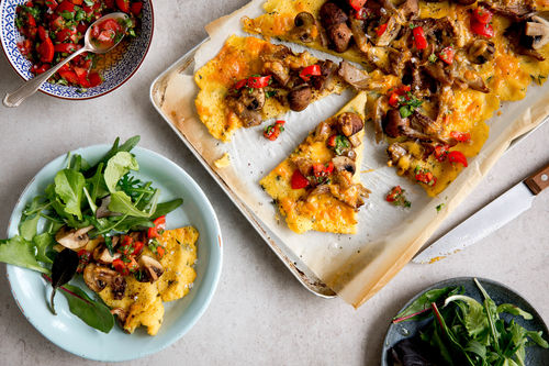 Polenta Pizza Mit Pilzen Und Kase Dazu Frischer Salat Marley Spoon