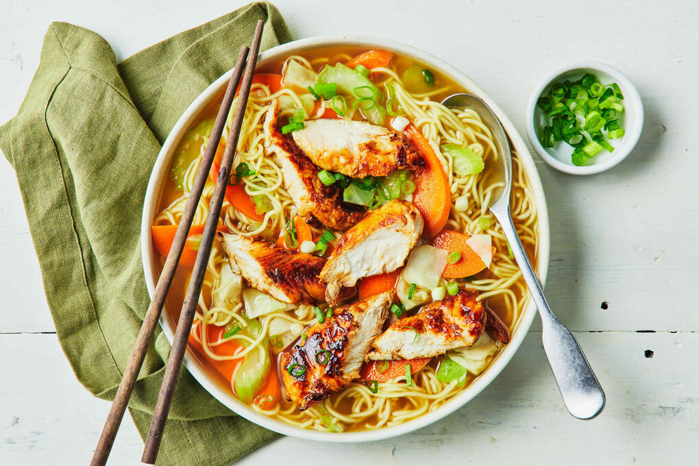 20-Min Chicken Noodle with Hoisin Sauce and Asian Greens | Marley Spoon