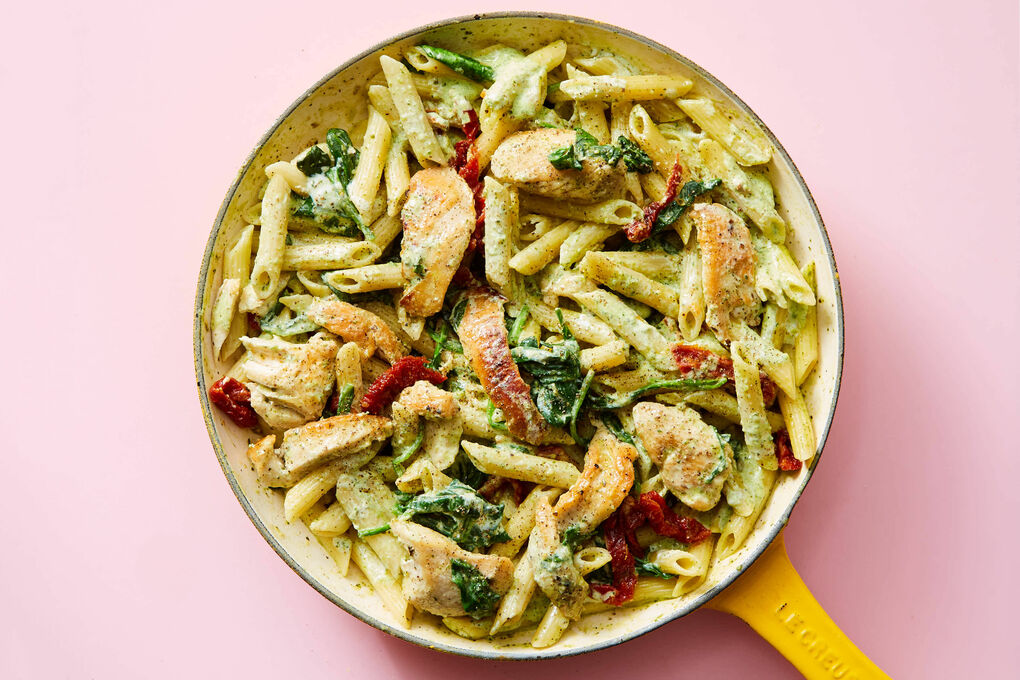 No Chop! Creamy Pesto Chicken Pasta with Sun-Dried Tomatoes & Spinach |  Dinnerly