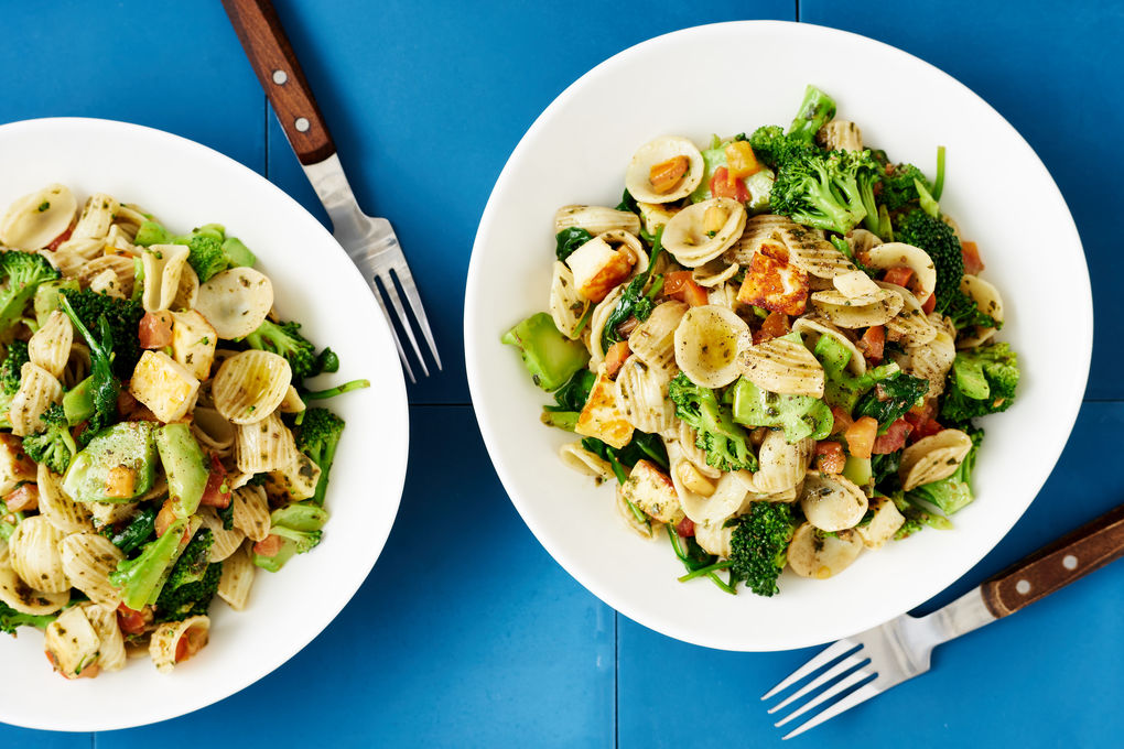 Haloumi and Pesto Pasta with Broccoli and Spinach | Marley Spoon