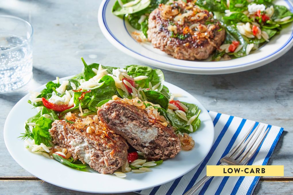 Stuffed Goat Cheese Burger with Spinach-Orzo Salad | Marley Spoon