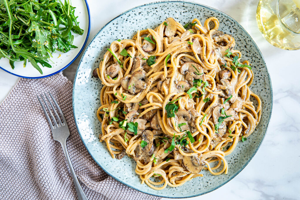 Champignon-porcini pasta met rucolasalade met kaas | Marley Spoon