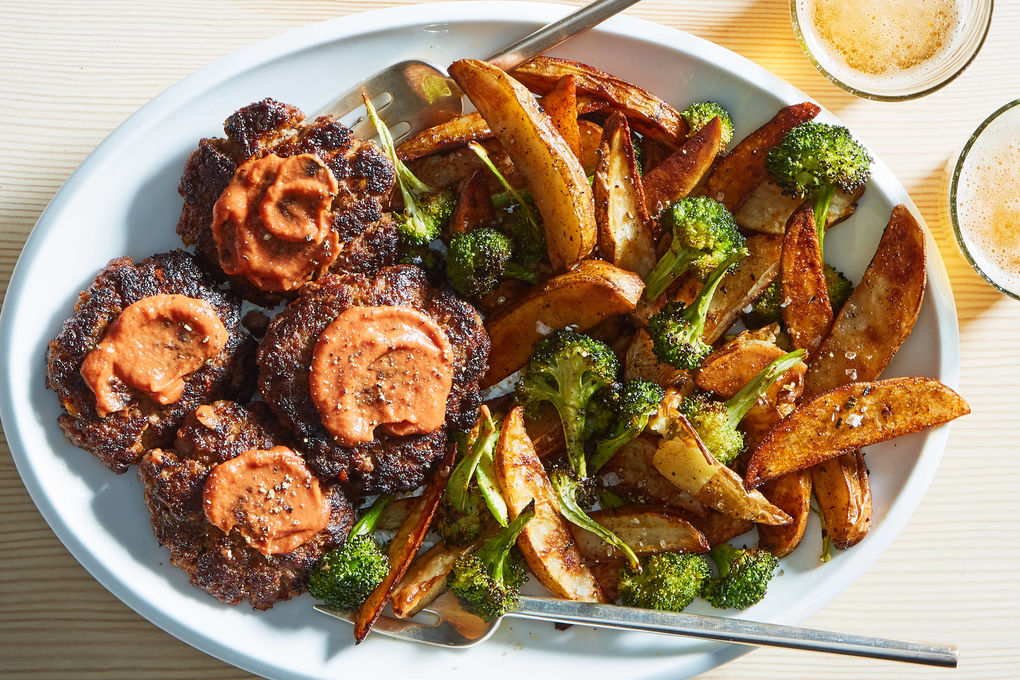 Mini Skillet Meatloaves & Pan Gravy with Mashed Potatoes & Buttery Broccoli