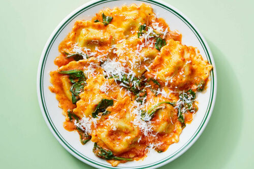 No Chop Red Pepper Pesto Spinach Ravioli with Parmesan