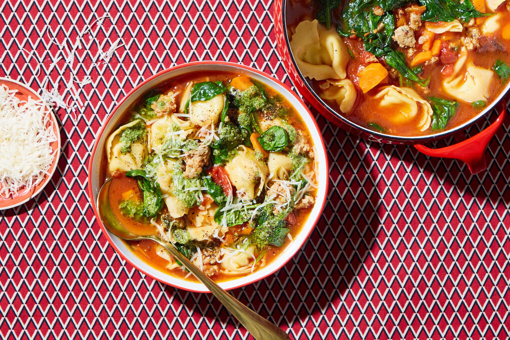 https://marleyspoon.com/media/recipes/232610/main_photos/large/premium_sausage_and_tortelloni_soup-4dc4c0d565891e57f7dc7088fbc196d6.jpeg