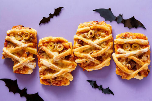 Sausage & Cheese Mummy Pizza: