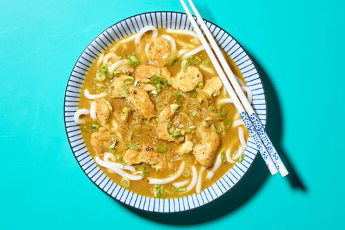 https://marleyspoon.com/media/recipes/241546/main_photos/medium/chicken_curry_udon_noodle_soup-de660581a04c2c56e84845394aa152d1.jpeg