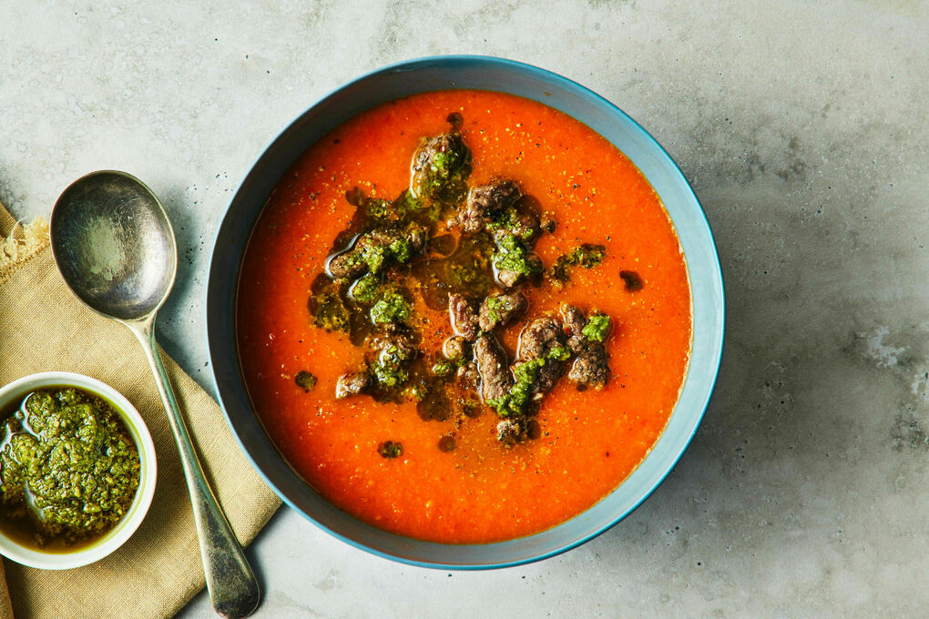 Low Carb Beef Tomato Soup with Capsicum and Basil Pesto