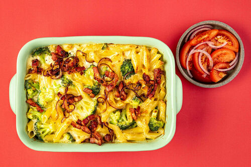 Cremiger Nudelauflauf mit Bacon und Käse