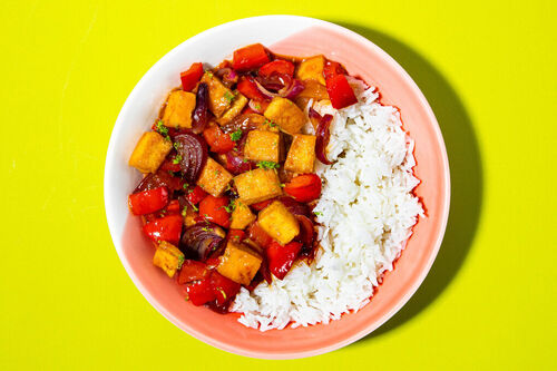 Tofu und Paprika in süß-saurer Sauce