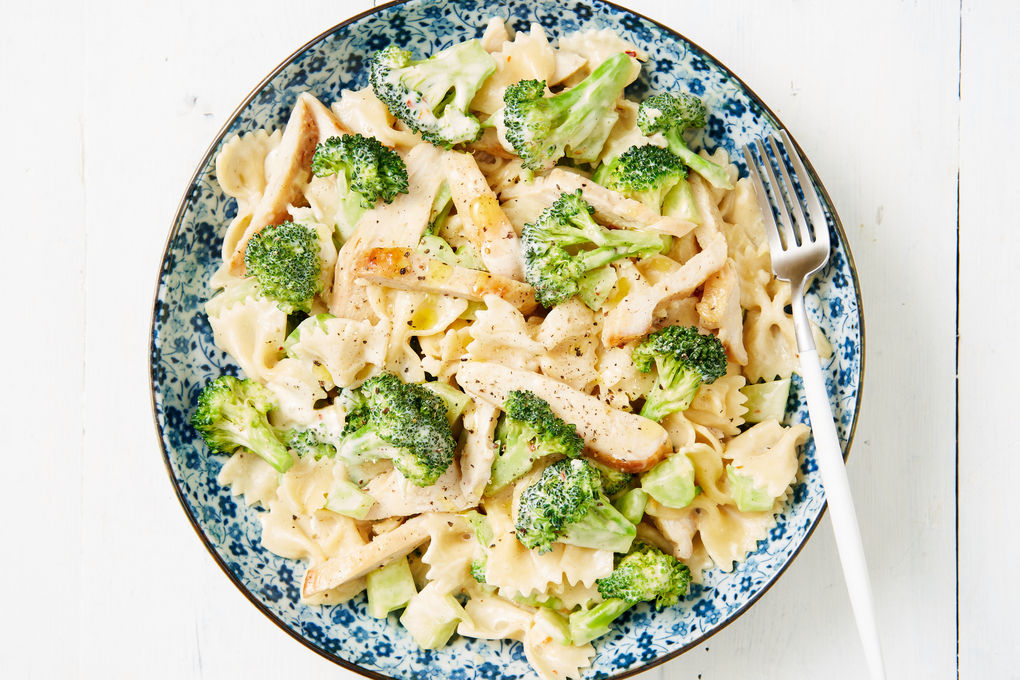 Creamy Chicken Pasta with Garlic, Broccoli and Chilli | Marley Spoon