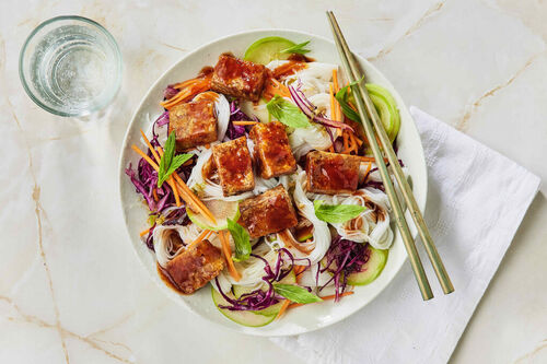 Nutritious Sriracha Tofu Noodle Salad