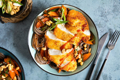 Chinesische Hähnchen-Sobanudel-Bowl