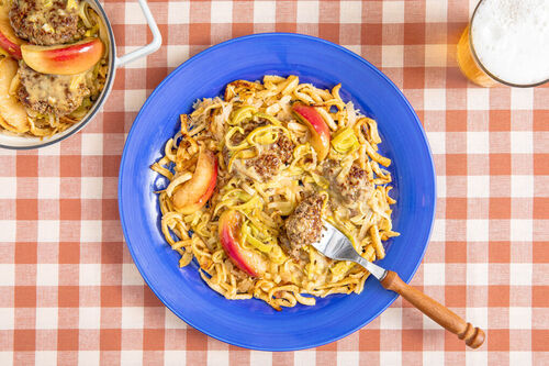 Gehaktballetjes op zuurkool-spätzle