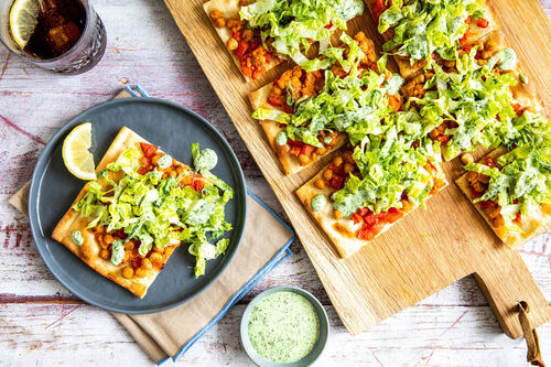 Vegan flammkuchen met kikkererwten