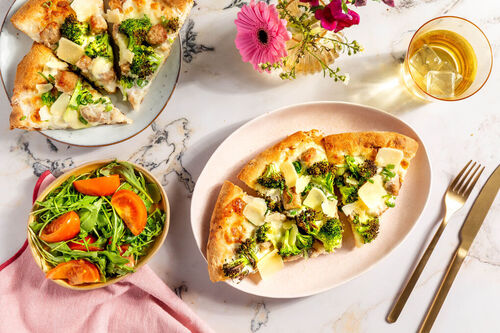 Pizza bianca mit Schweinswurst & Brokkoli