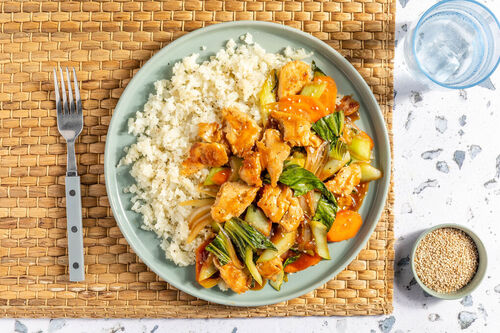 Wokpfanne mit veganem „Hähnchen“