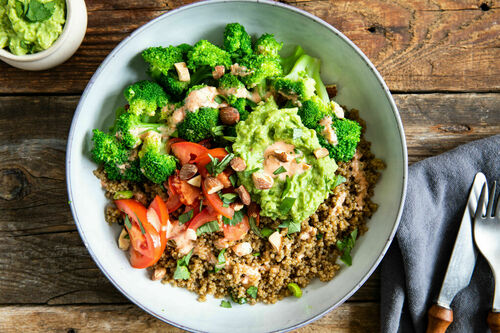 Warme quinoasalade met broccoli